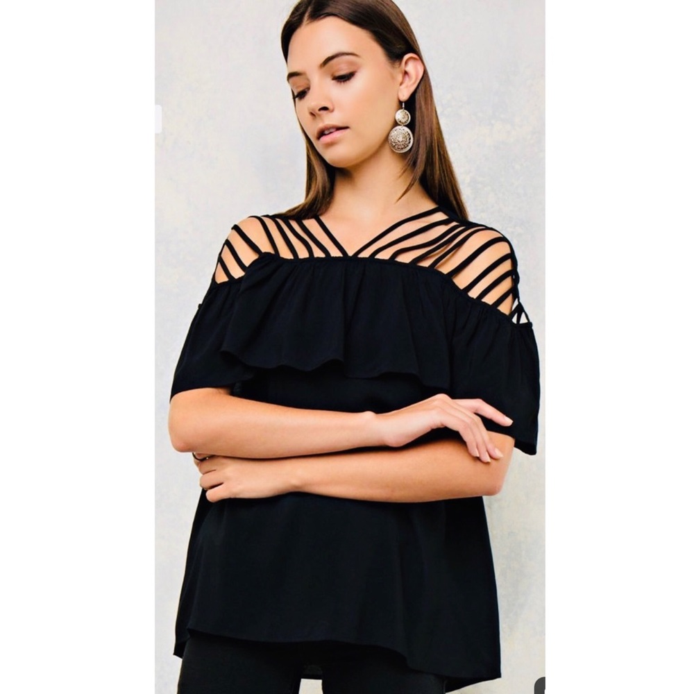 Solid Ruffled Strappy Off Shoulder Top In Black